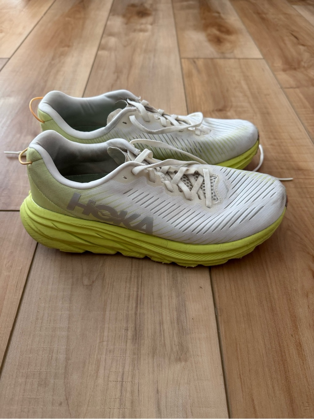 Hoka - Women’s Rincon 3 Running Shoes - Size 7.5 - Picture 4 of 7